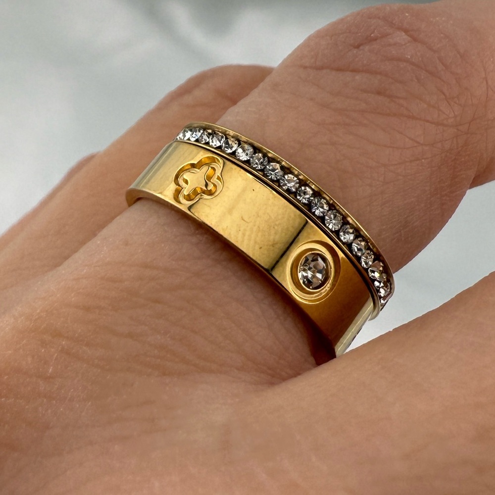 Lux 2x gold color crystal 7 size ring - Picture 10 of 14